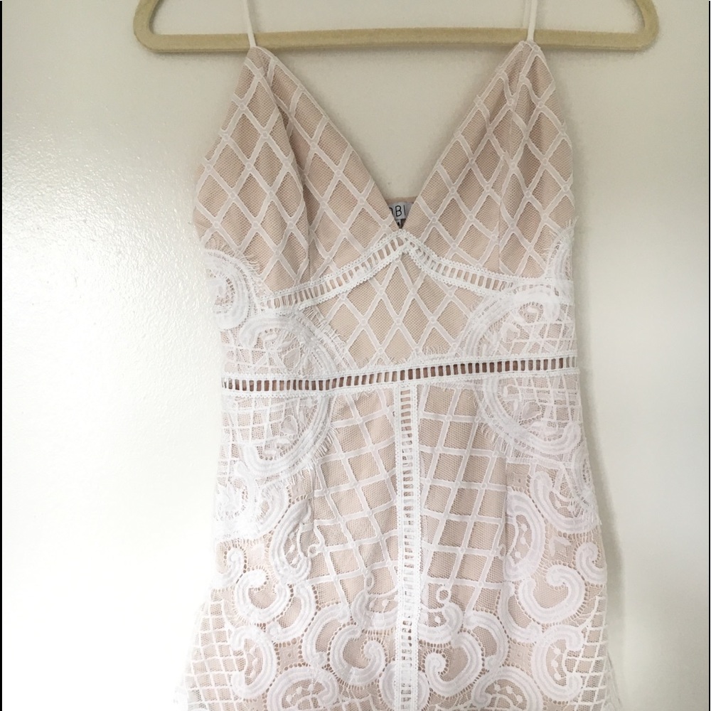 TOBI mini shark tale lace dress